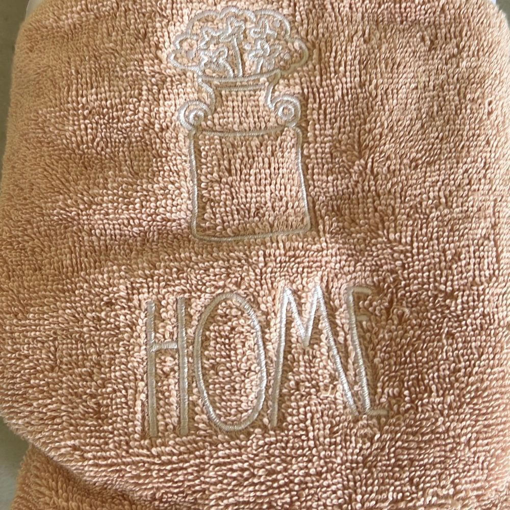 Rae Dunn Hand Towels Set of 2 - Picture 3 of 8
